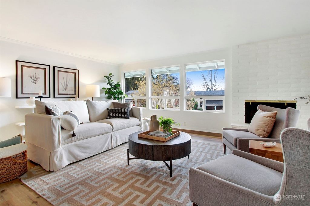 Photo of 12842 NE 143rd Street, Kirkland, WA 98034 (MLS # 2198630)