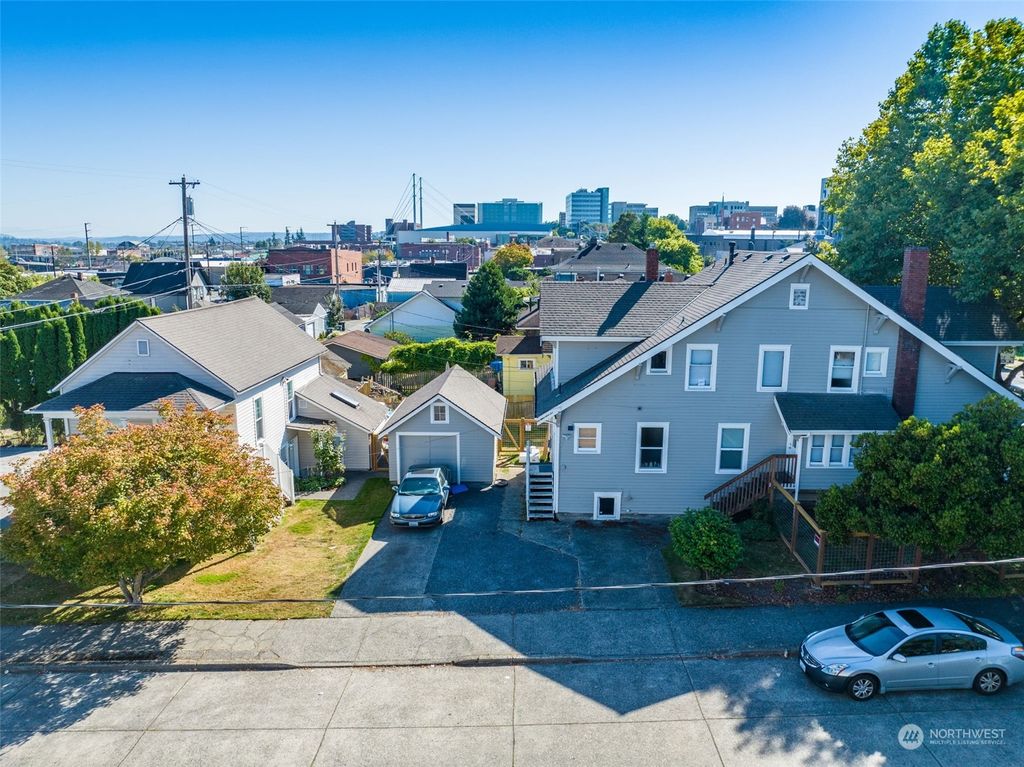 Photo of 2601 Oakes Avenue, Everett, WA 98201 (MLS # 2161588)