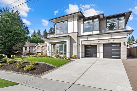 Photo of 13038 NE 102nd Place, Kirkland, WA 98033 (MLS # 2523421)