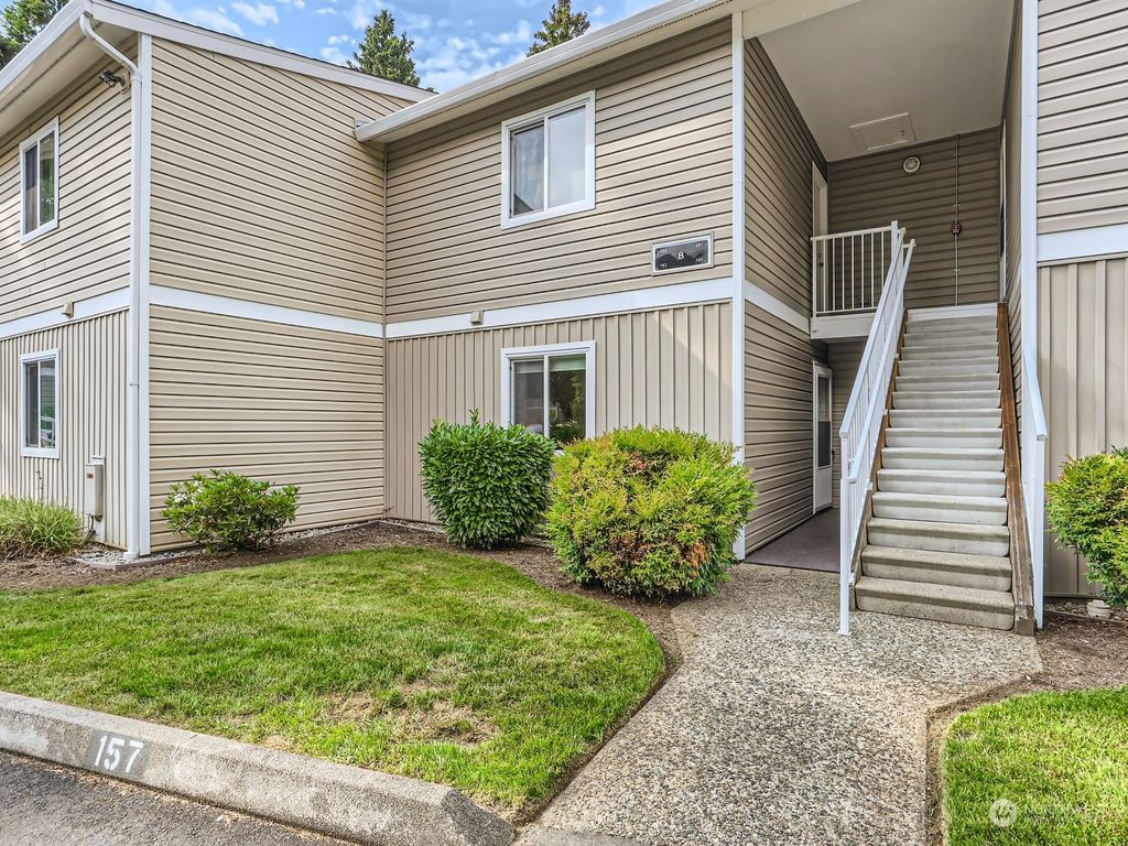 Photo of 12510 NE 130th Way #B102, Kirkland, WA 98034 (MLS # 2128525)