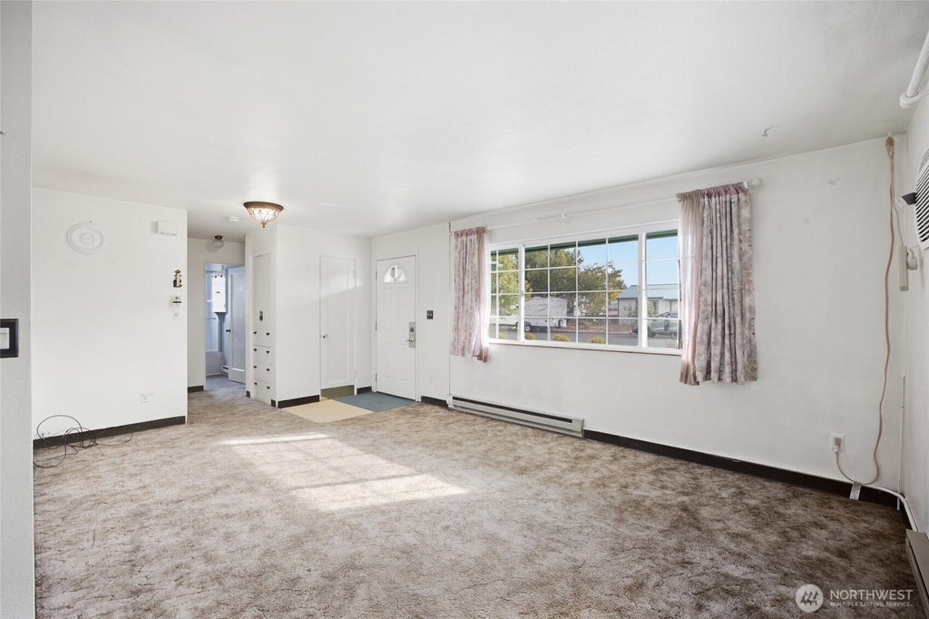 Photo of 1442 W Lee Street, Moses Lake, WA 98837 (MLS # 2586663)