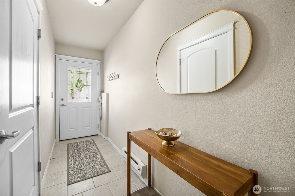 Photo of 524 Pilchuck Path, Everett, WA 98201 (MLS # 2527114)