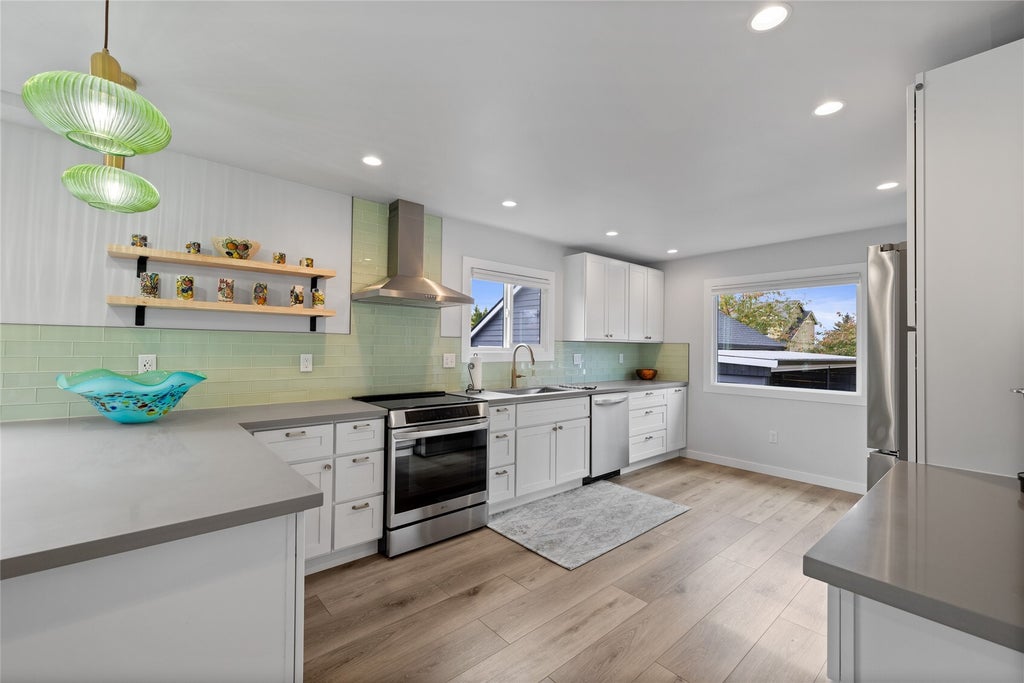Photo of 2210 Mountain View Avenue W, University Place, WA 98466 (MLS # 2598090)