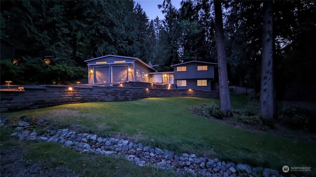 Photo of 15517 182nd Place NE, Woodinville, WA 98072 (MLS # 2235000)