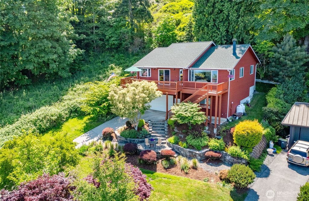 Photo of 2205 Cranes Landing Drive, Greenbank, WA 98253 (MLS # 2516955)