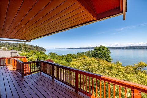 Photo of 2205 Cranes Landing Drive, Greenbank, WA 98253 (MLS # 2516955)