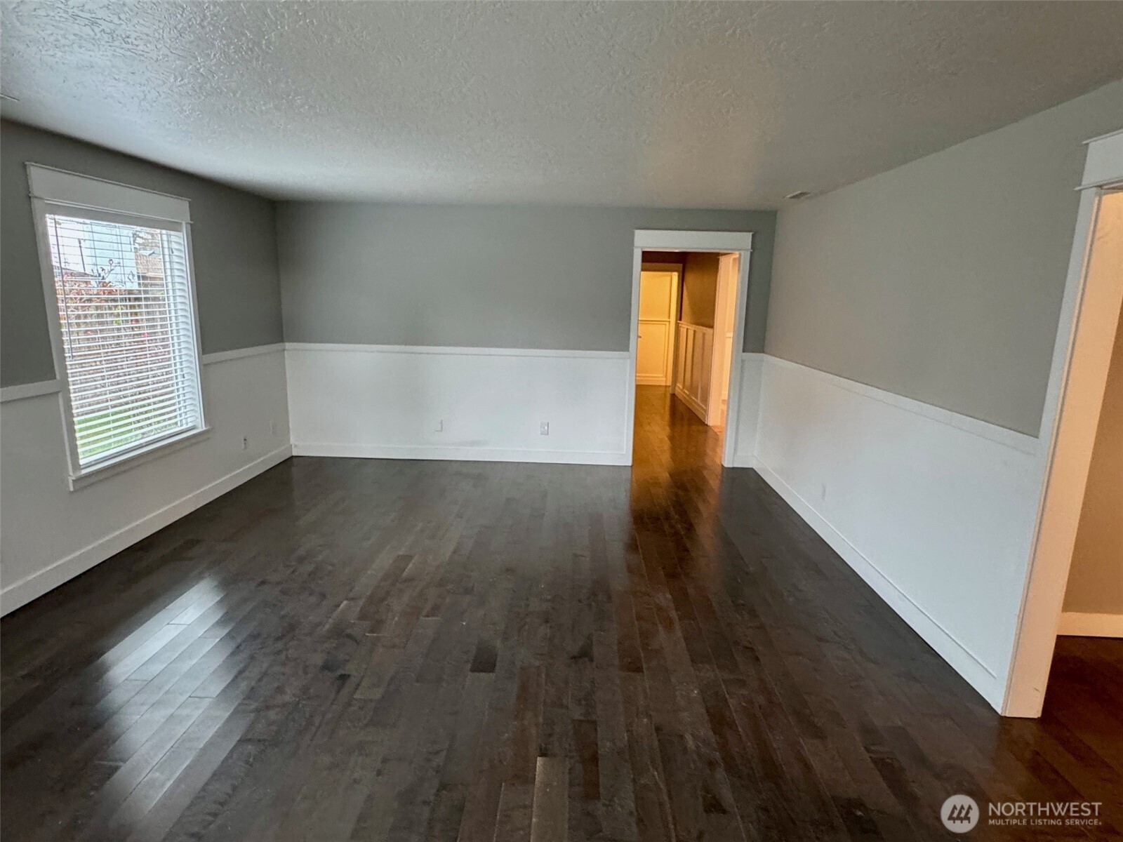 711 Le Lou Wa Place NE