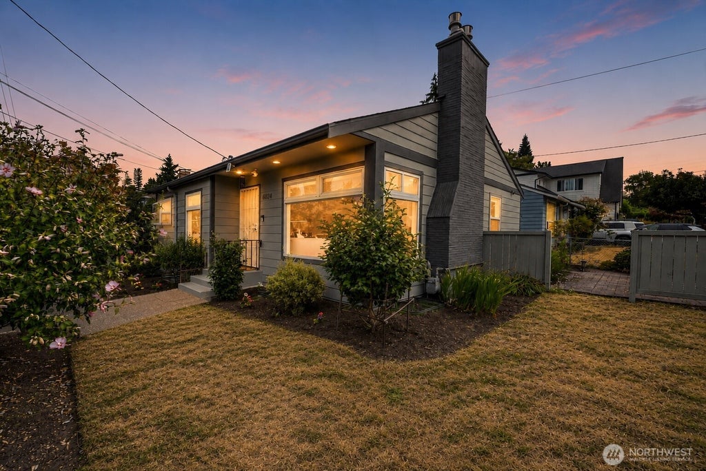 Photo of 8804 5th Avenue NE, Seattle, WA 98115 (MLS # 2571893)