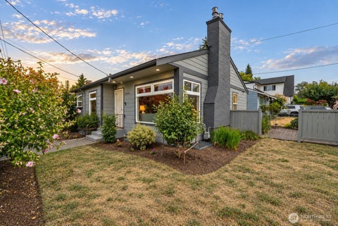 Photo of 8804 5th Avenue NE, Seattle, WA 98115 (MLS # 2571893)