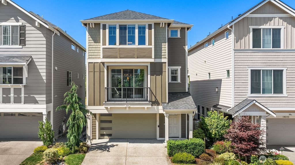 Photo of 14012 12th Place W, Lynnwood, WA 98087 (MLS # 2424675)