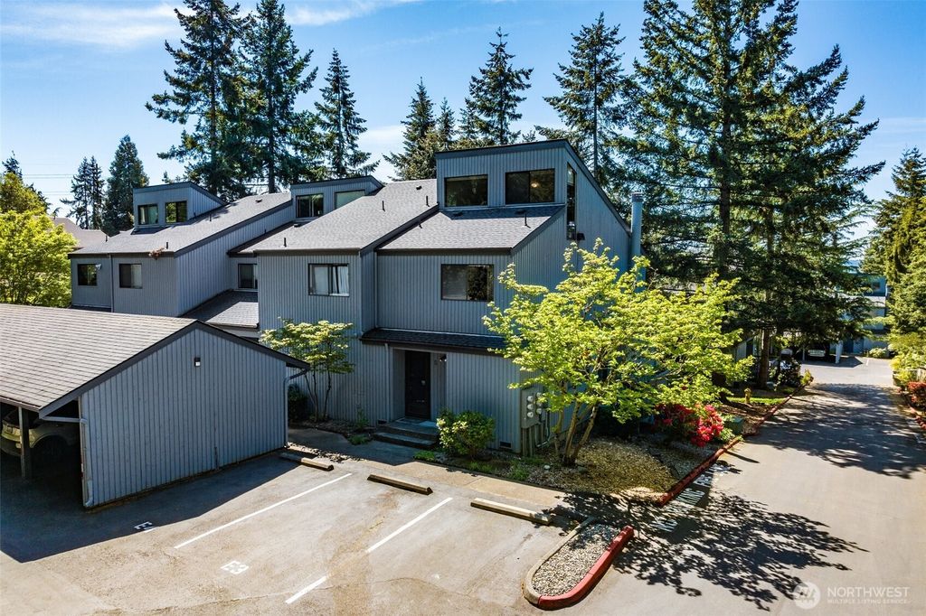 Photo of 1850 Grant Avenue S #E5, Renton, WA 98055 (MLS # 2370169)