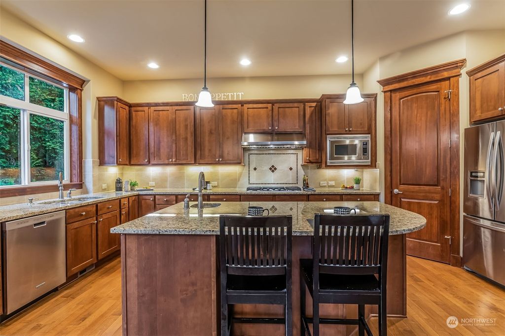 Photo of 2931 259th Place SE, Sammamish, WA 98075 (MLS # 2129136)