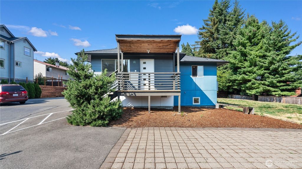 Photo of 3736 Southcenter Boulevard, Tukwila, WA 98188 (MLS # 2428389)