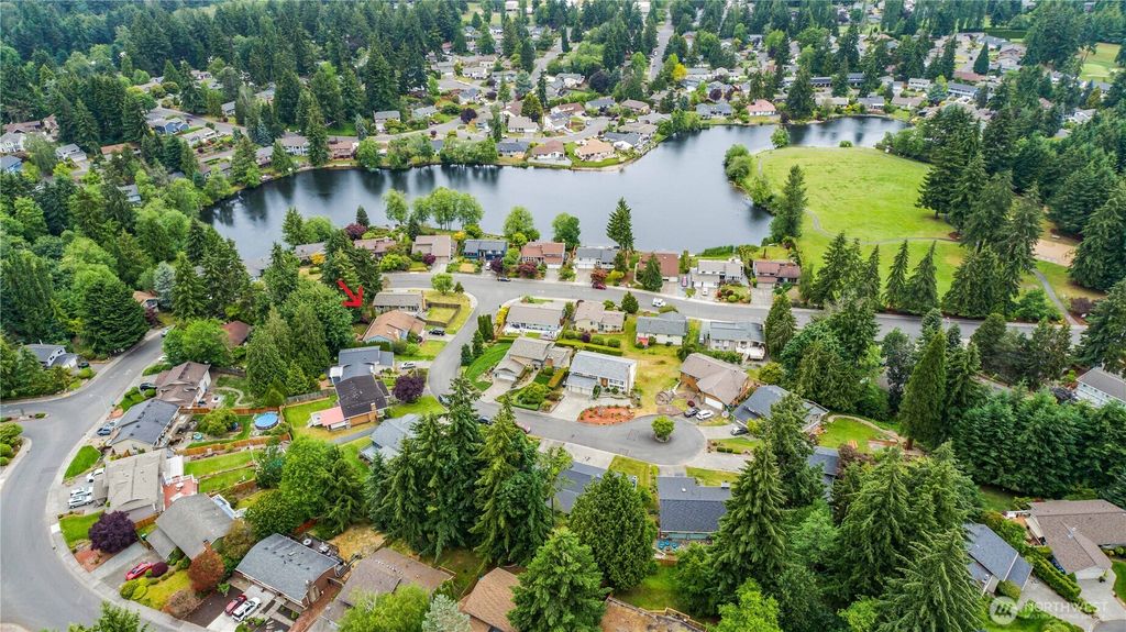 Photo of 32507 42nd Place SW, Federal Way, WA 98023 (MLS # 2360586)