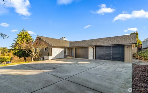 Photo of 10010 Lakemont Avenue, Lake Stevens, WA 98258 (MLS # 2468034)