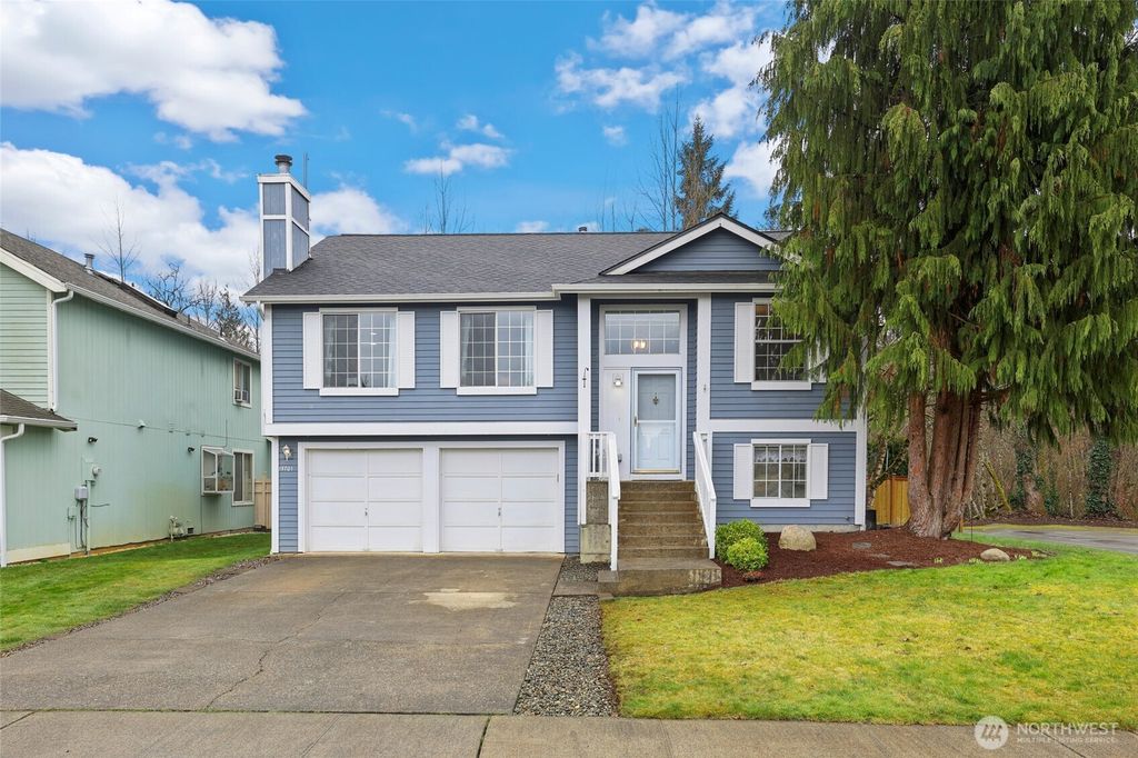 Photo of 13701 SE 275th Place, Kent, WA 98042 (MLS # 2489855)
