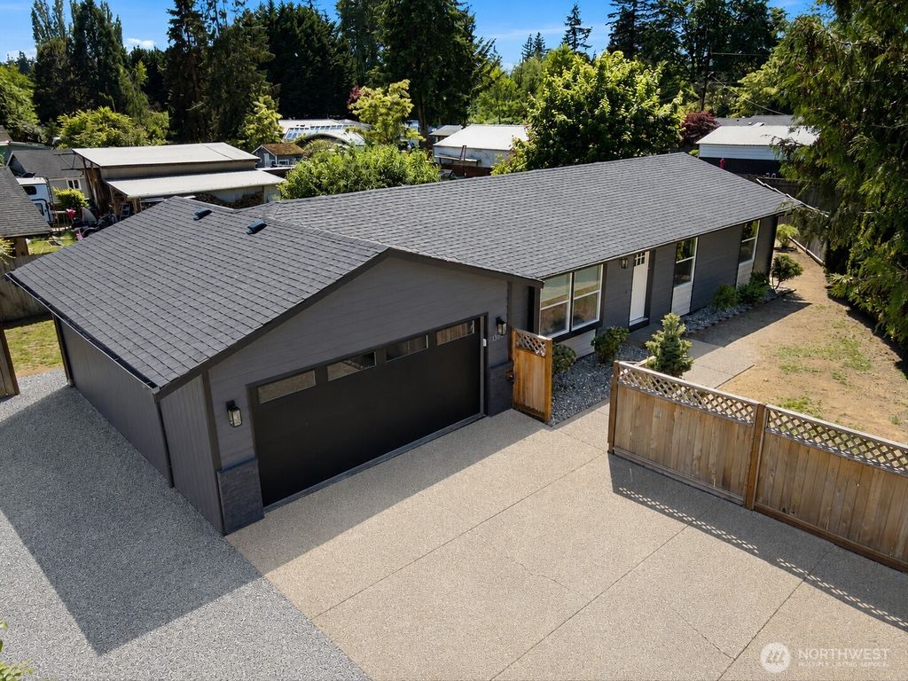 Photo of 1303 Beach Avenue, Marysville, WA 98270 (MLS # 2527917)
