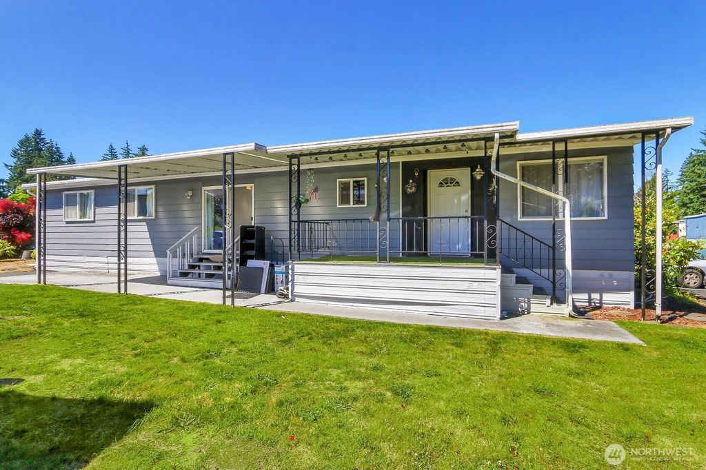 Photo of 11622 Silver Lake Road Rd #54, Everett, WA 98208 (MLS # 2402458)