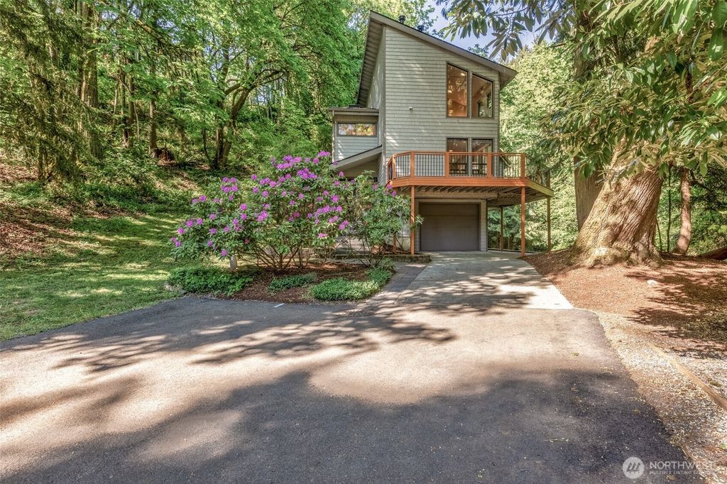 Photo of 520 176th Lane NE, Bellevue, WA 98008 (MLS # 2526758)