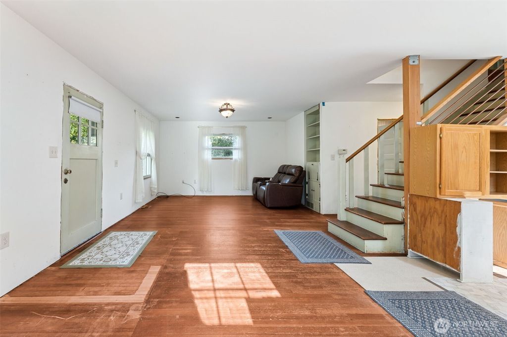 Photo of 15620 21st Avenue SW, Burien, WA 98166 (MLS # 2441942)