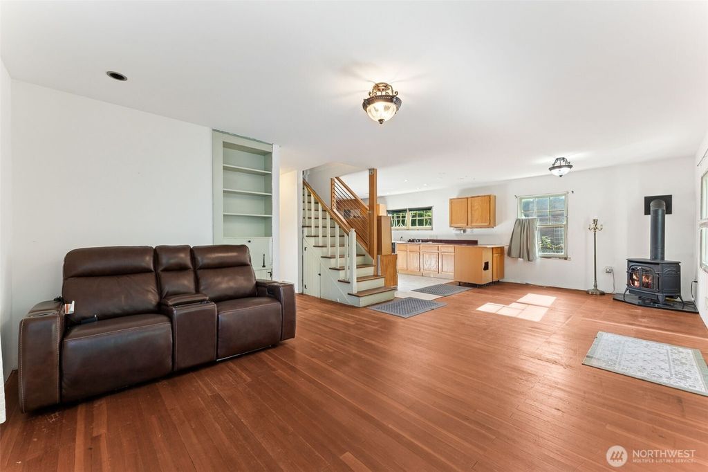 Photo of 15620 21st Avenue SW, Burien, WA 98166 (MLS # 2441942)
