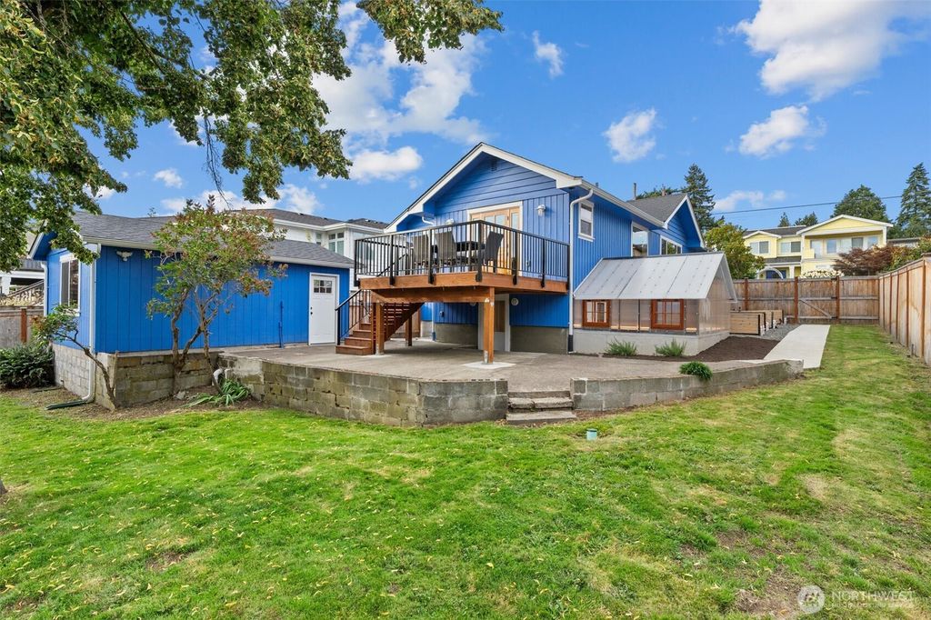 Photo of 219 5th Avenue W, Kirkland, WA 98033 (MLS # 2431430)