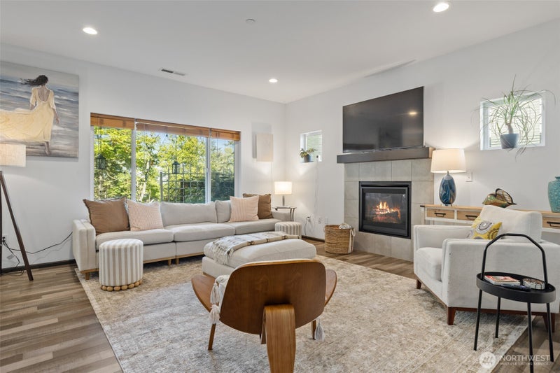 2744 S 120th Place