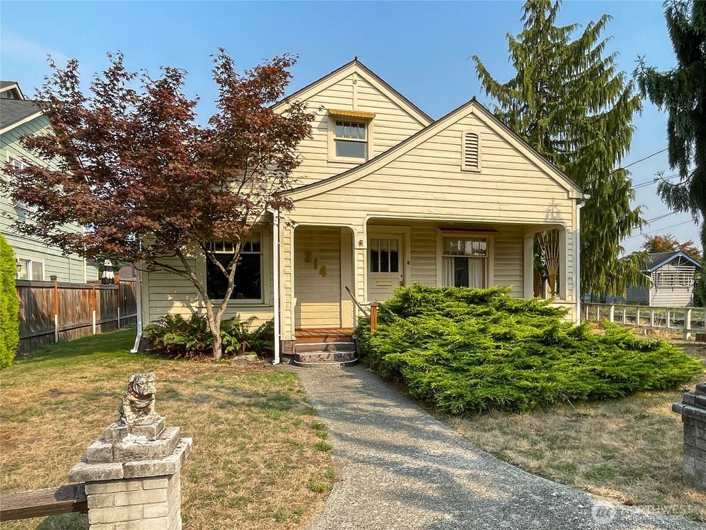 Photo of 214 K Street SE, Auburn, WA 98002 (MLS # 2430885)