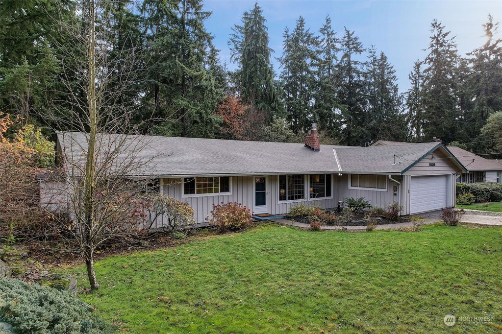Photo of 20612 Marine View Drive SW, Normandy Park, WA 98166 (MLS # 2184714)