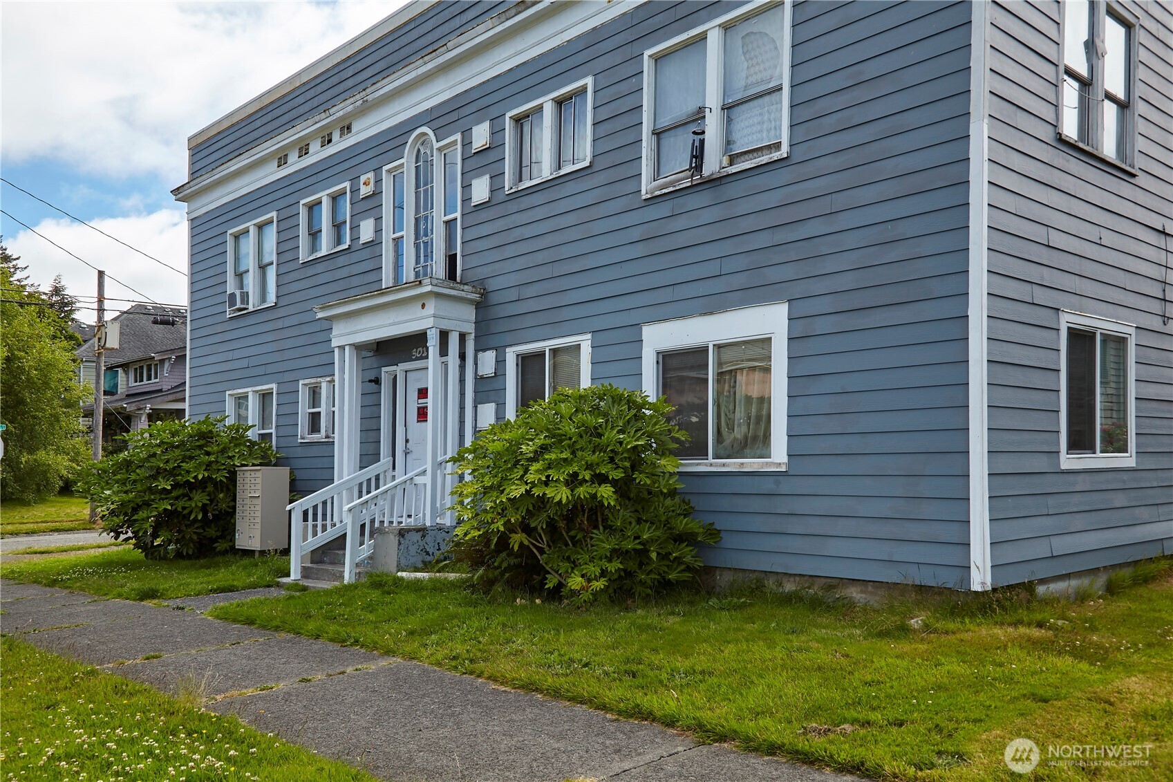 301 W 3rd Street