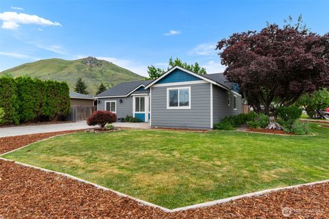 Photo of 1750 Methow Street, Wenatchee, WA 98801 (MLS # 2520466)