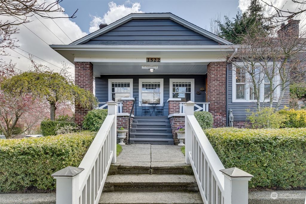 Photo of 1522 Warren Avenue N, Seattle, WA 98109 (MLS # 2057268)
