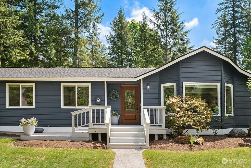 Photo of 9610 353rd Place SE, Snoqualmie, WA 98065 (MLS # 2071939)