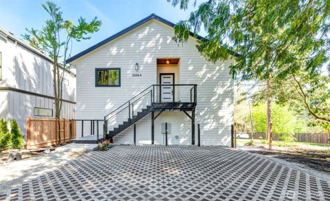 2558 NE 91st Street A Seattle WA 98115