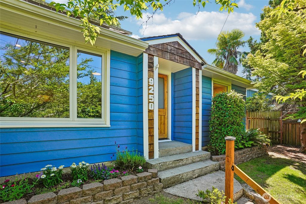 Photo of 9250 14th Avenue SW, Seattle, WA 98106 (MLS # 2542559)