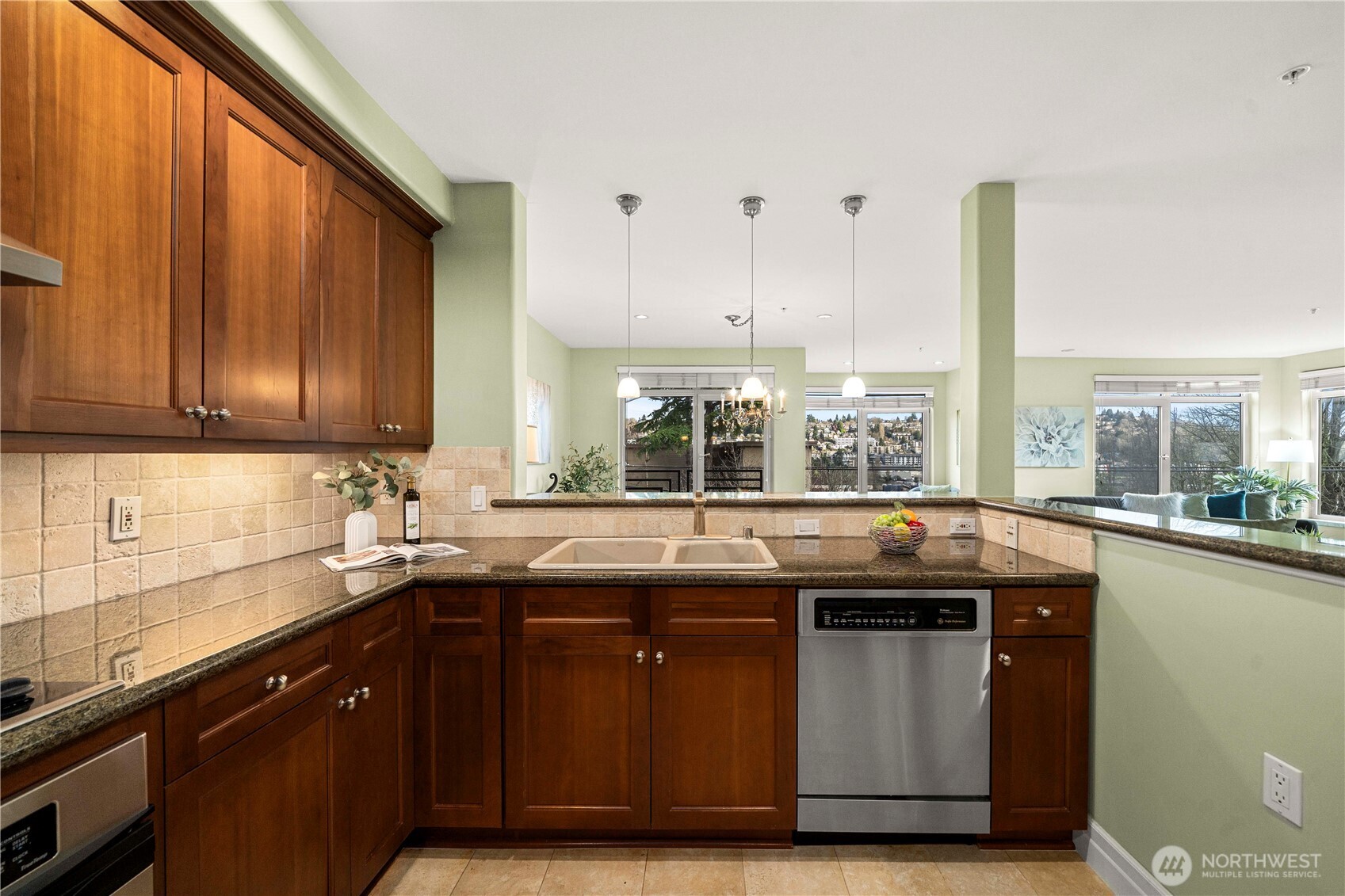 2551 Thorndyke Avenue W 102