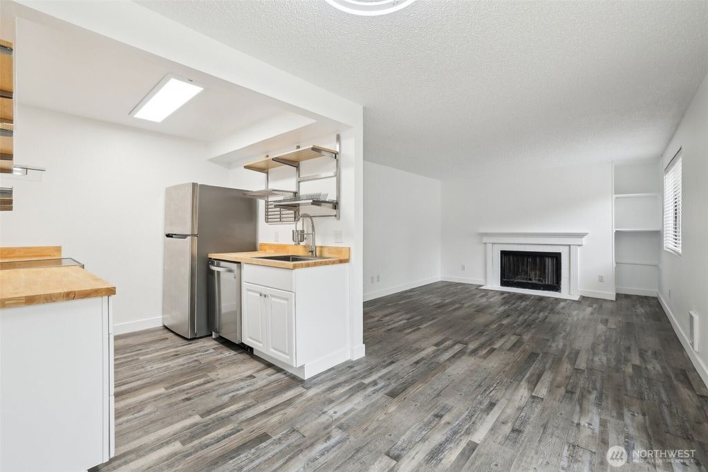 Photo of 4814 S 187th Place #B101, SeaTac, WA 98188 (MLS # 2372518)