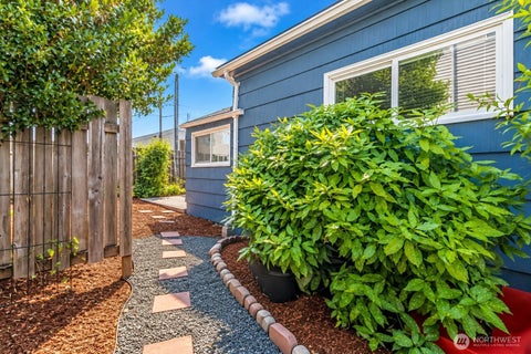 Photo of 611 N Junett Street N, Tacoma, WA 98406 (MLS # 2540352)