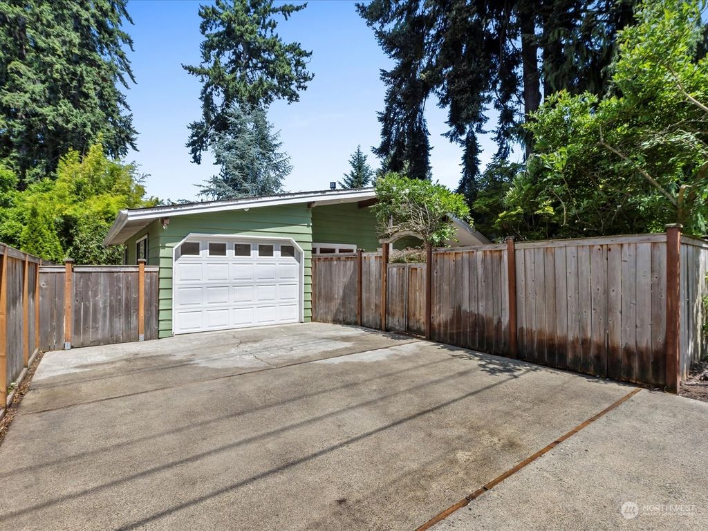 Photo of 9618 NE 24th Street, Clyde Hill, WA 98004 (MLS # 2136823)