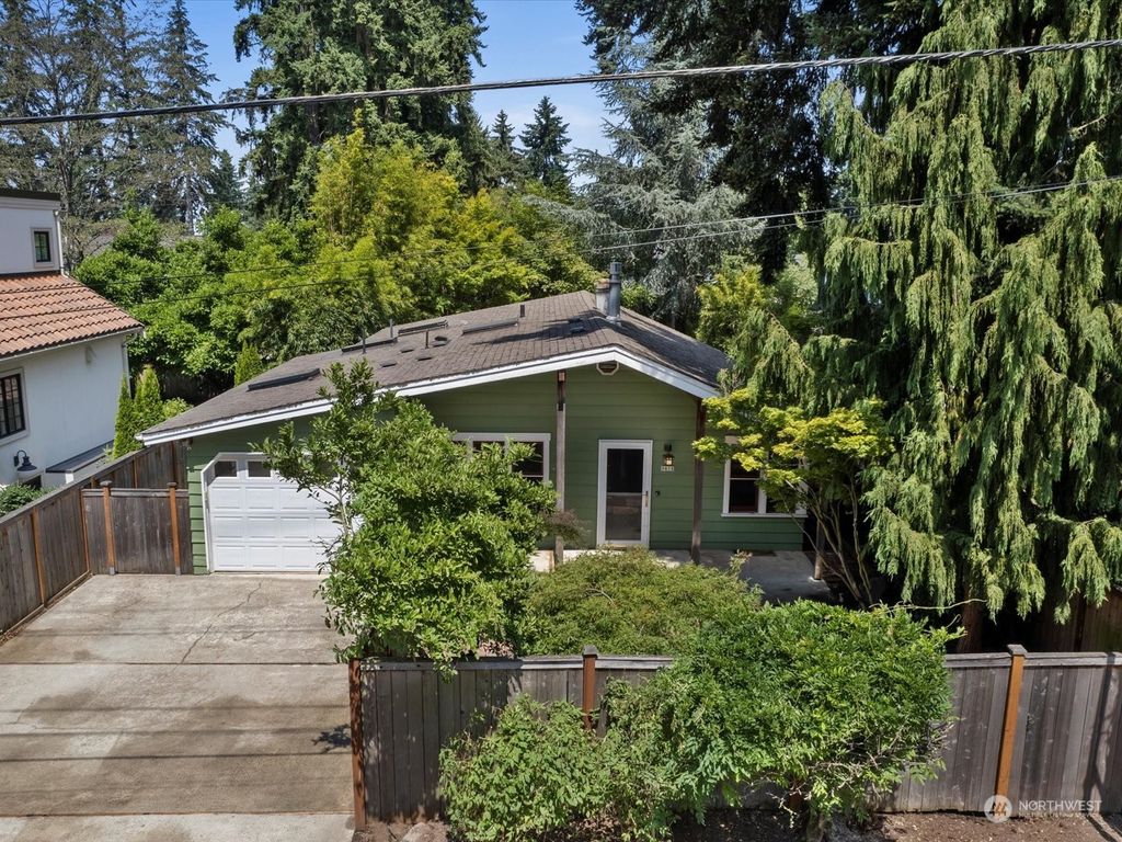 Photo of 9618 NE 24th Street, Clyde Hill, WA 98004 (MLS # 2136823)