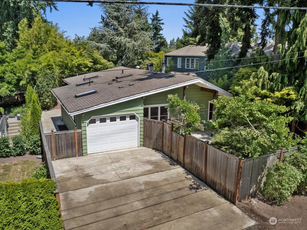 Photo of 9618 NE 24th Street, Clyde Hill, WA 98004 (MLS # 2136823)