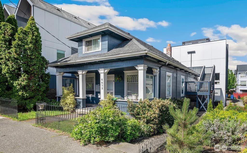 Photo of 6635 Carleton Avenue S, Seattle, WA 98108 (MLS # 2542292)