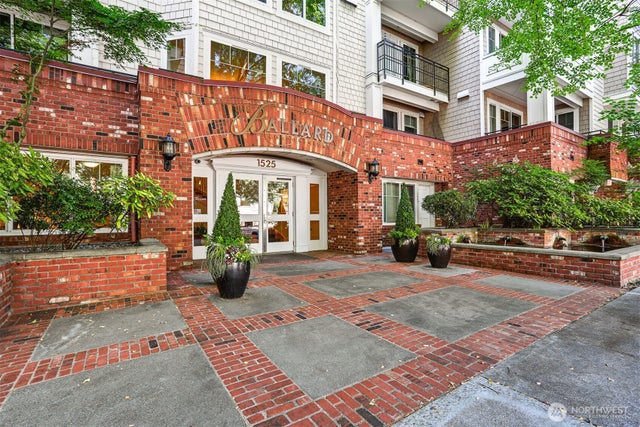1525 NW 57th Street 326 #326, Seattle