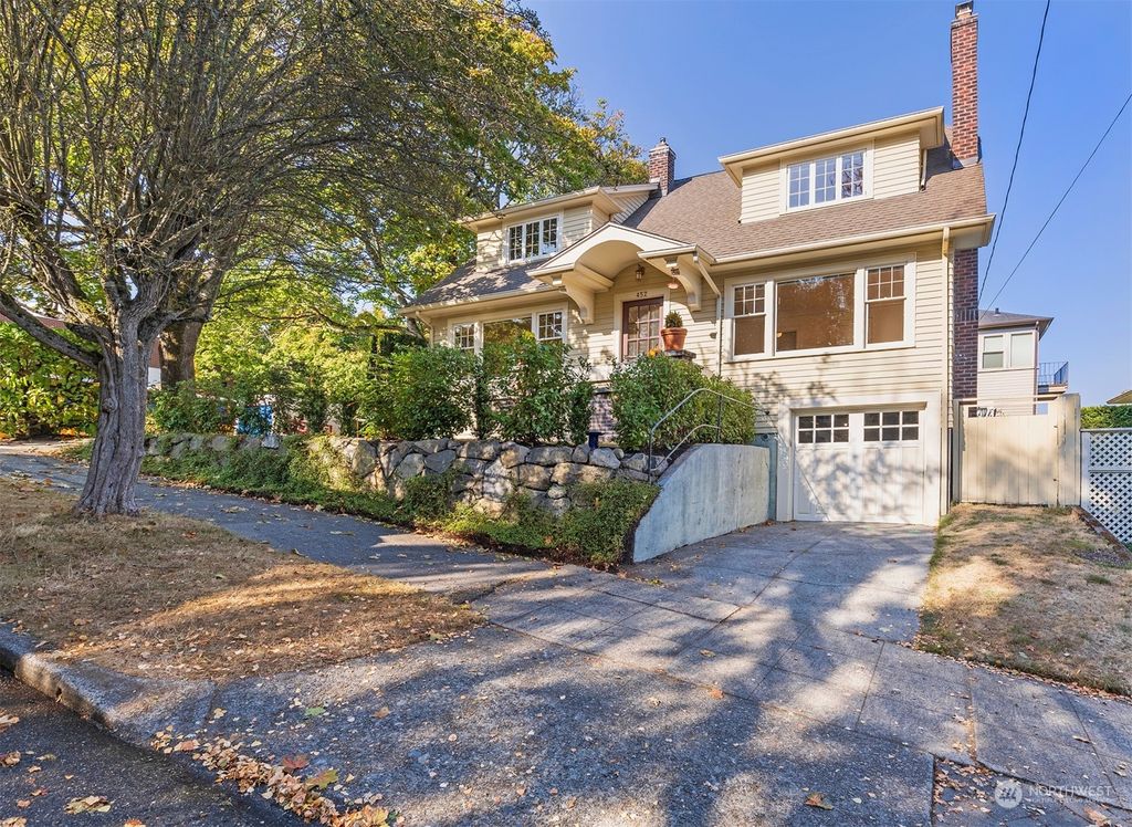 Photo of 452 Crockett St, Seattle, WA 98109 (MLS # 2010512)