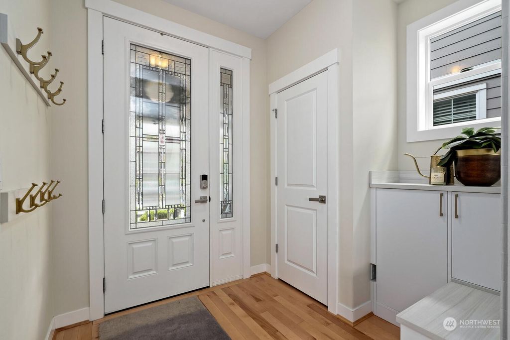 Photo of 1627 14th Place NE, Issaquah, WA 98029 (MLS # 2049336)