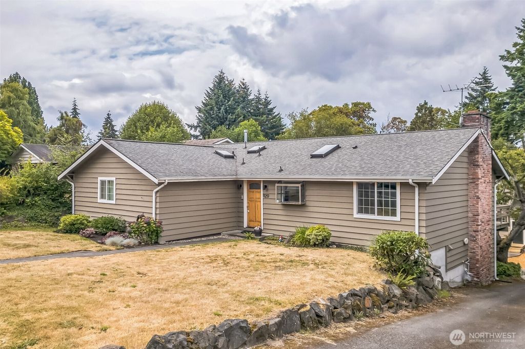 Photo of 11251 28th Avenue SW, Seattle, WA 98146 (MLS # 2395233)