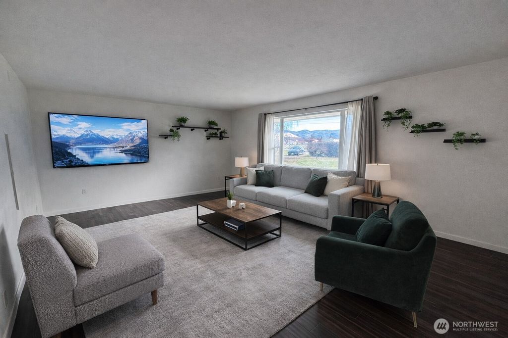 Photo of 714 Juniper St, Oroville, WA 98844 (MLS # 2478967)