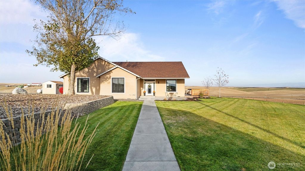 Photo of 1279 Woodward Canyon Road, Touchet, WA 99360 (MLS # 2451741)