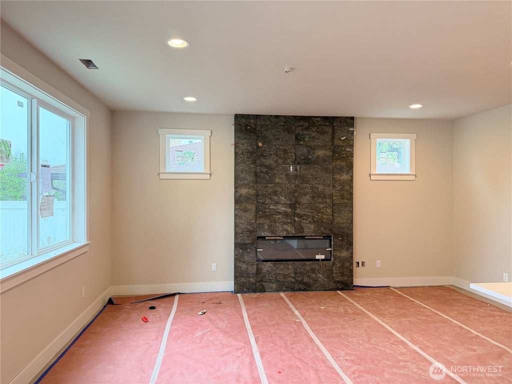 Photo of 317 108th Street SW #B, Everett, WA 98204 (MLS # 2592490)
