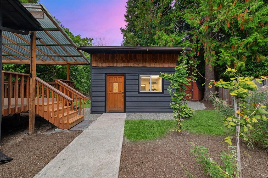 Photo of 14415 105th Avenue NE, Kirkland, WA 98034 (MLS # 2587029)